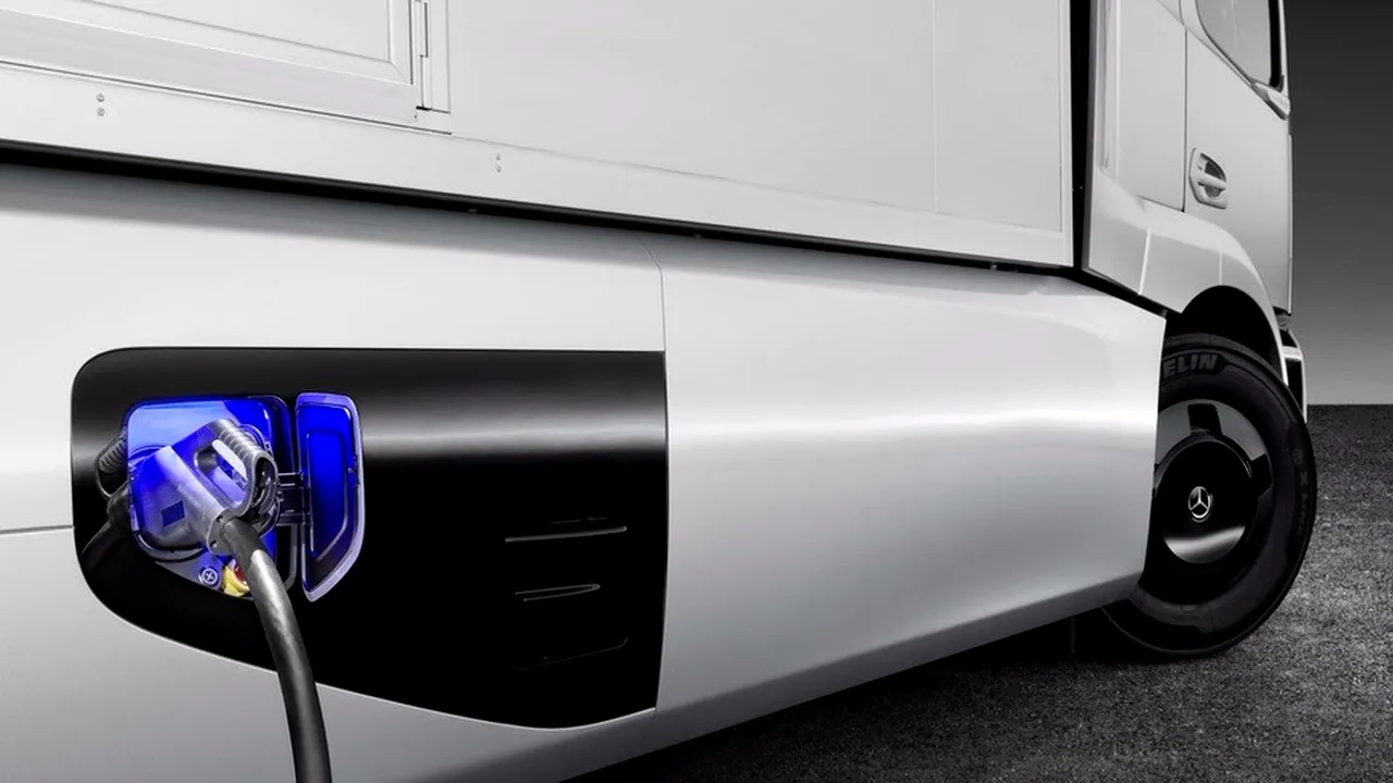 Cum arată primul camion electric și ce autonomie are. GALERIE FOTO