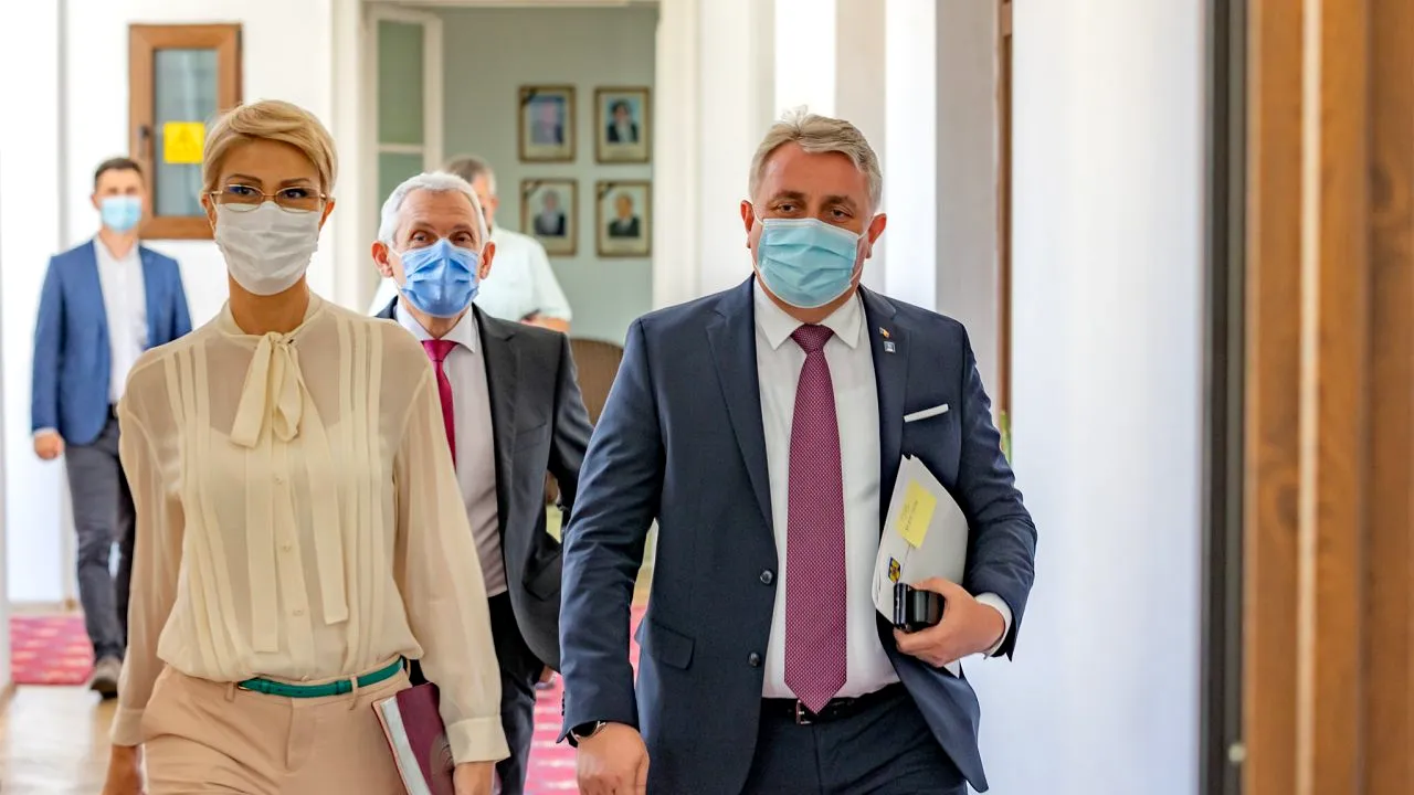 Raluca Turcan și Lucian Bode, discuții despre valul patru al pandemiei. „Este important ca, încă de pe acum, să lucrăm la planuri de acțiune pentru luna septembrie”