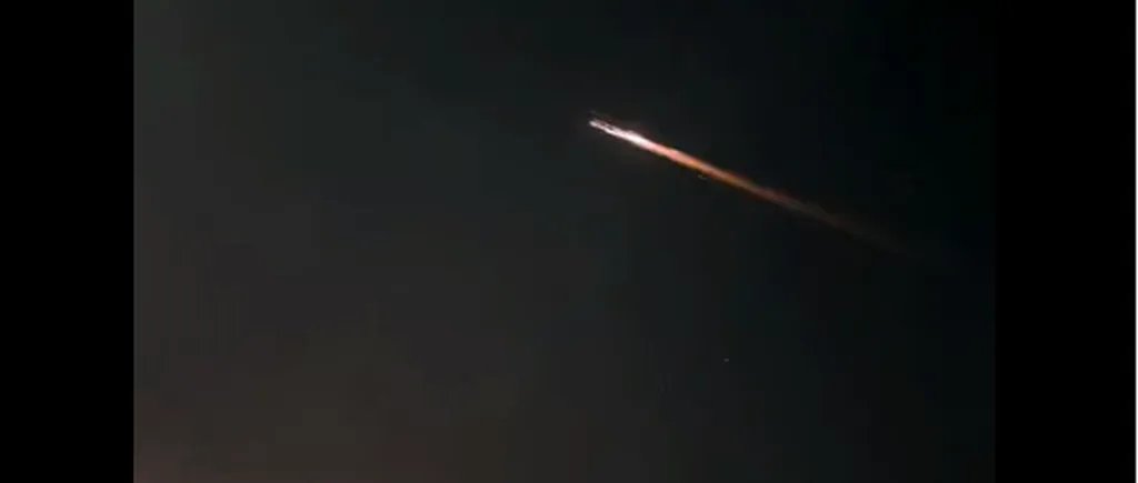 „OZN, meteorit sau extratereștri?”. O minge de foc care a iluminat cerul oraşului Melbourne din Australia a creat isterie în mediul online (VIDEO)