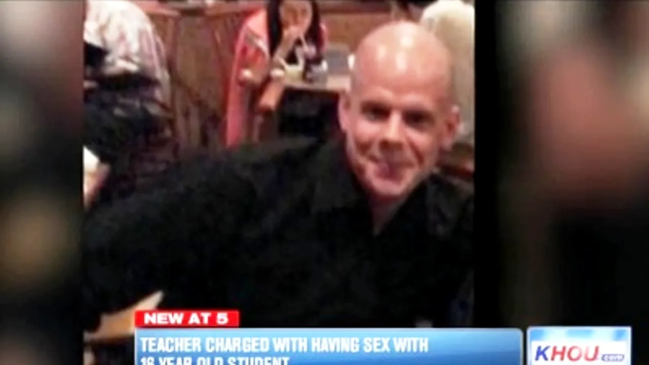 VIDEO Pedeapsa pe care a primit-o un profesor care avea o relație cu o elevă