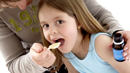 La ce risc îți expui copiii atunci când le dai vitamine și minerale