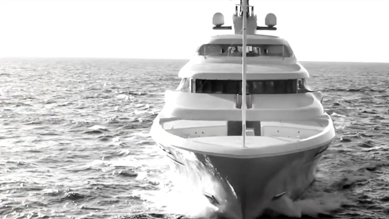 Vladimir Putin a ordonat transferul iahtului său chiar înainte de invadarea Ucrainei. Unde se află acum bijuteria lui Putin?