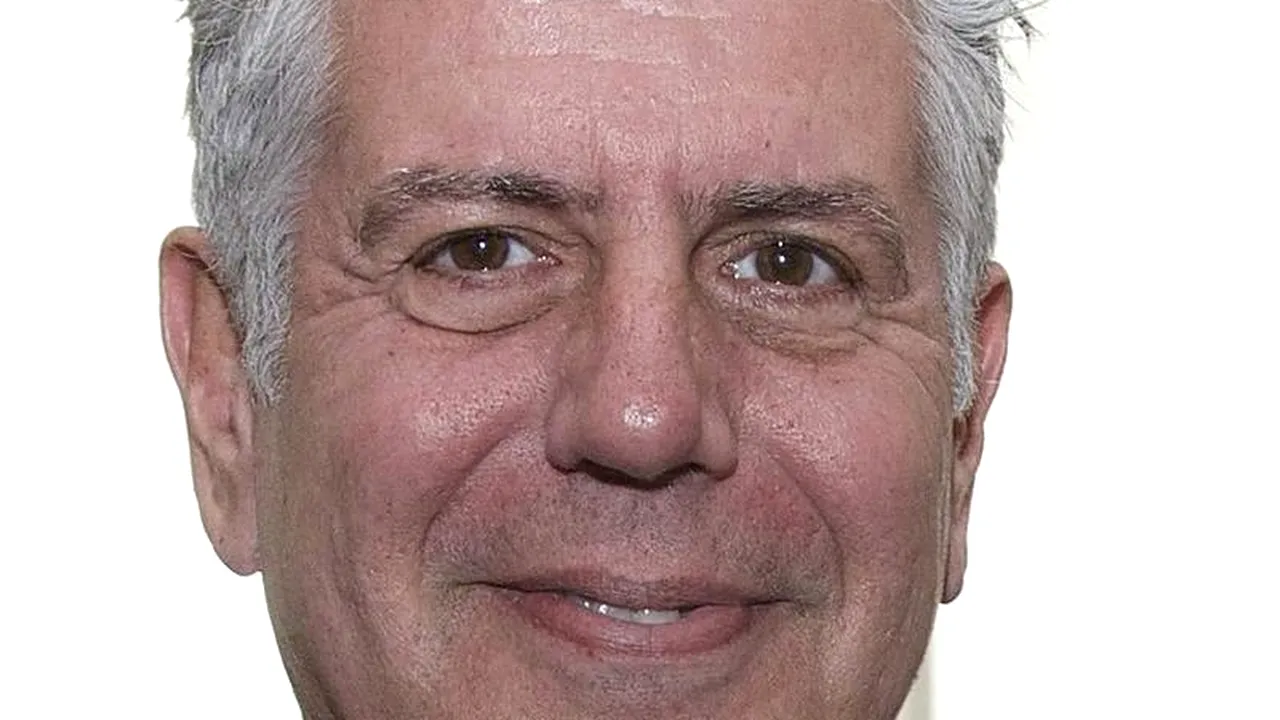 Anthony Bourdain s-a sinucis