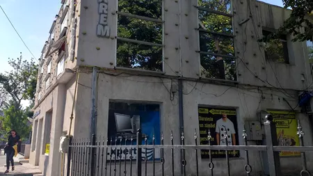 Inaugurare controversată: A fost refăcut un parc, dar a rămas un club de striptease - FOTO