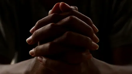 Caz neobișnuit în Italia. Predica anti-vaccin a unui preot i-a făcut pe credincioşi să plece din biserică