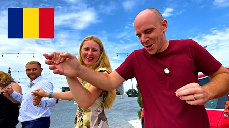 VIDEO | Doi turişti canadieni, uimiți de obiceiurile românești după ce au fost invitați la o nuntă din Craiova: „Wow, ce drăguț! Frumoasă petrecere!”