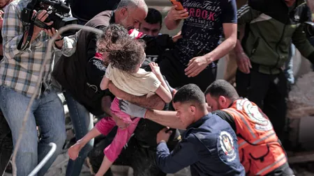 Conflictul Israel-Palestina escaladează: Zeci de raiduri aeriene au avut loc în weekend în Fâșia Gaza. Aproape 200 de oameni, inclusiv 58 de copii, au fost uciși - FOTO