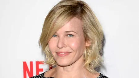 Comedianta Chelsea Handler în conflict cu Instagram, după ce a postat o fotografie topless în care îl imita pe Putin