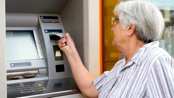 Pensionarii cu grad I de invaliditate pot primi lunar o INDEMNIZAȚIE suplimentară de 2.025 de lei