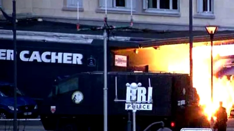 Imagini din momentul asaltului poliției asupra magazinului din Paris unde erau ținuți ostaticii