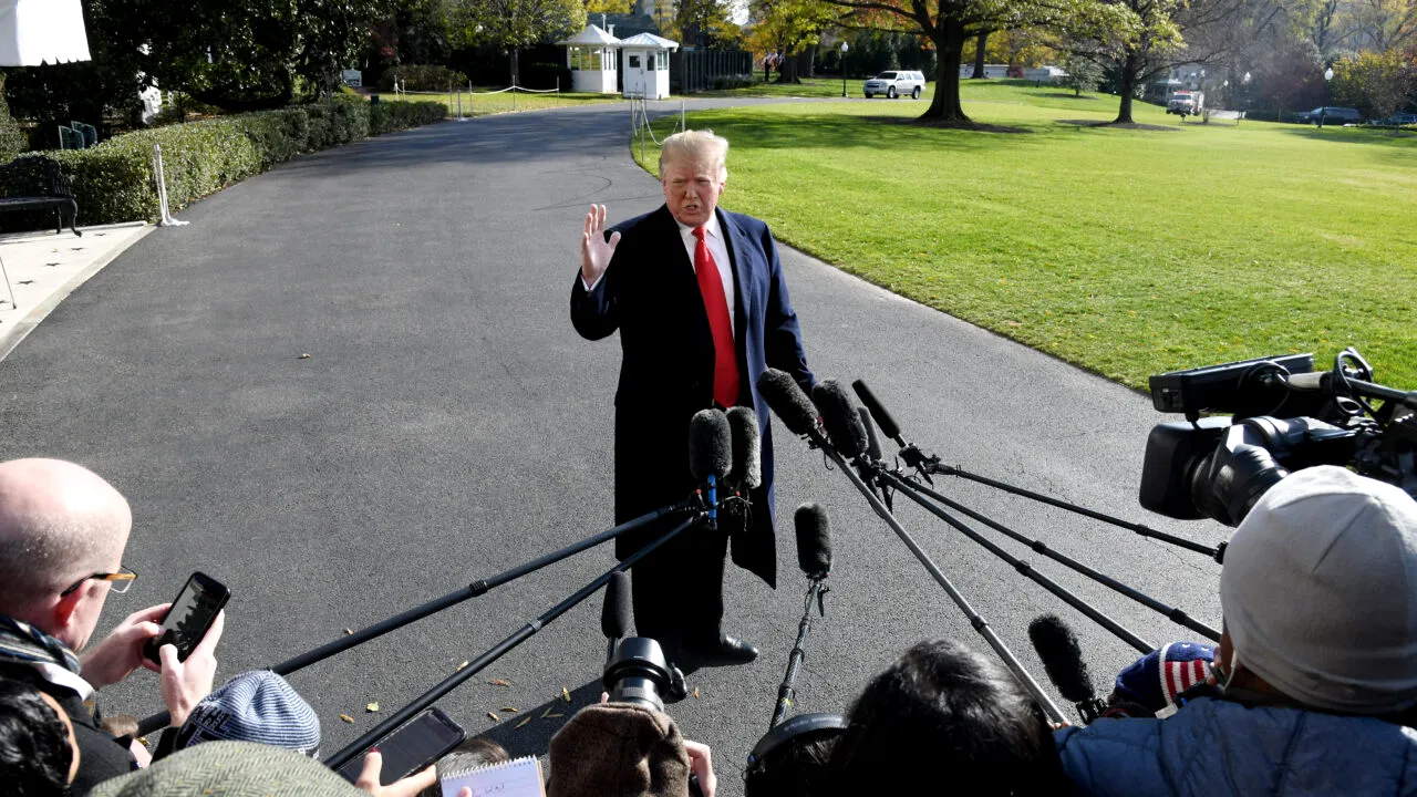 Boicot istoric în SUA: Marile rețele TV se solizarizează cu CNN și refuză să ofere acoperire televizată evenimentelor la care participă Trump. Discursurile președintelui, difuzate fără sunet