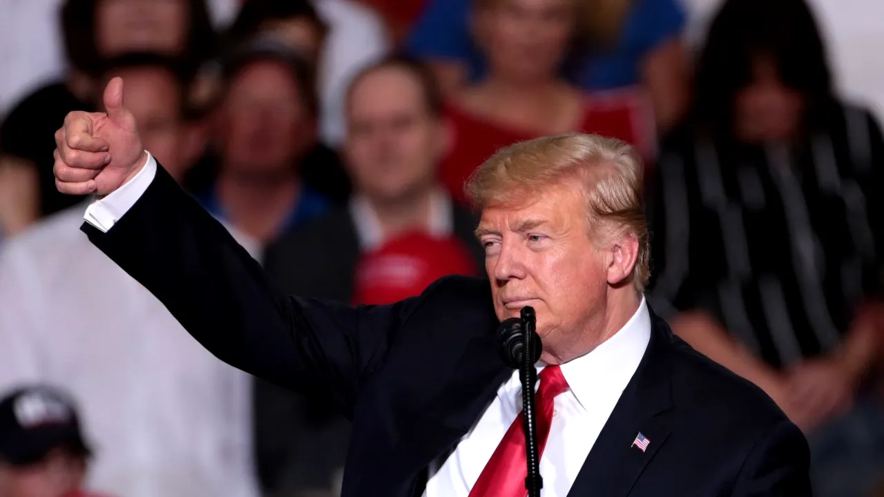 Donald Trump, anunț-șoc la un miting în Alabama: „M-am vaccinat. E bun!”. Cum au reacționat americanii