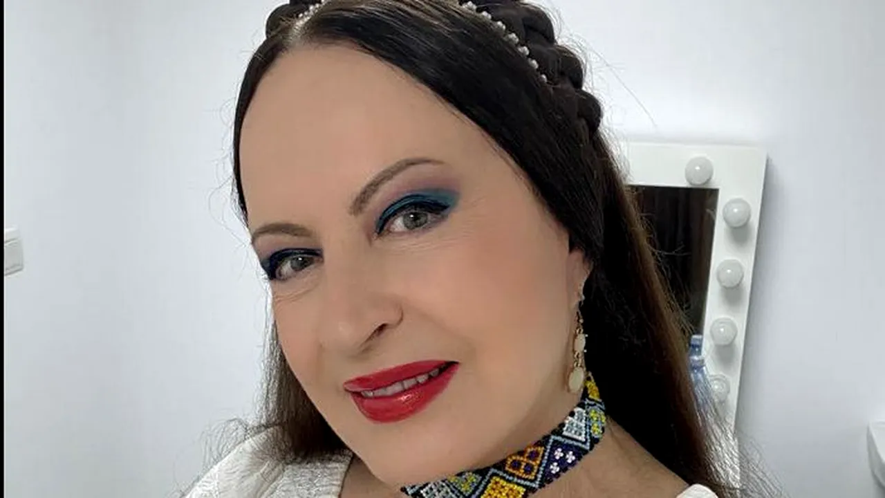 Din TRECUTUL Mariei Dragomiroiu. ”Mergeam cu porcii la dude, pe marginea drumului, mă urcam în dud și îl scuturam”