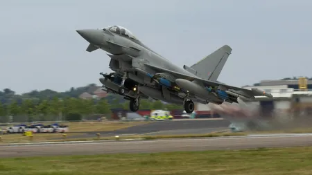 Un Eurofighter Typhoon a decolat din baza Mihail Kogălniceanu pentru a intercepta două bombardiere rusești 