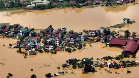 INUNDAȚII devastatoare în Vietnam. Cel puțin opt oameni au murit în nordul țării