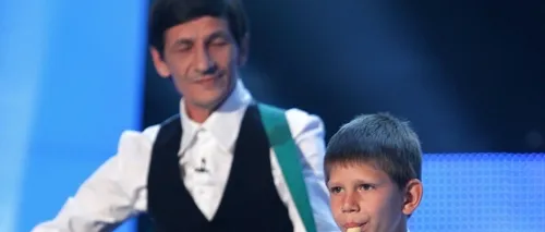 ROMÂNII AU TALENT, sezonul 2. Gabriel Ștefănescu, puștiul cu flautul, ajutat de concurenții din cea de-a doua semifinală a show-ului transmis de Pro Tv