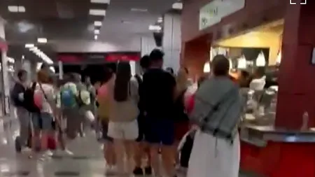 Vacanță de coșmar: Sute de turiști români sunt blocați de peste 26 de ore pe un aeroport din Egipt