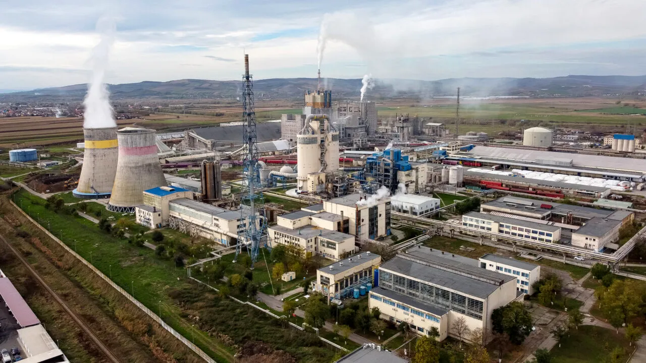 Cel mai mare producător de gaze naturale din România, Romgaz, primul pas OFICIAL pentru cumpărarea celui mai mare consumator, combinatul Azomureș