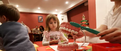 Dentiștii cer înființarea stomatologiei pediatrice și redeschiderea cabinetelor școlare