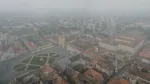 Nor uriaș de fum peste Timișoara. Oamenii sunt sfătuiți să stea în casă și să poarte măști