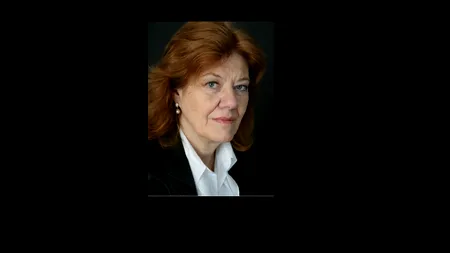 Scriitoarea de romane polițiste Anne Perry A MURIT, la vârsta de 84 de ani. Viața sa a fost tumultoasă, incluzând și 5 ani de închisoare pentru crimă