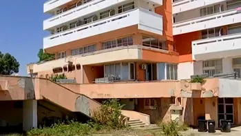 Staţiuni de pe litoralul românesc cu HOTELURI încremenite în timp, de zeci de ani. Cum arată camerele din clădirile-simbol ale comunismului