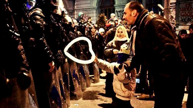 FOTO: O fotografie din România, printre cele mai impresionante imagini ale protestelor din întreaga lume