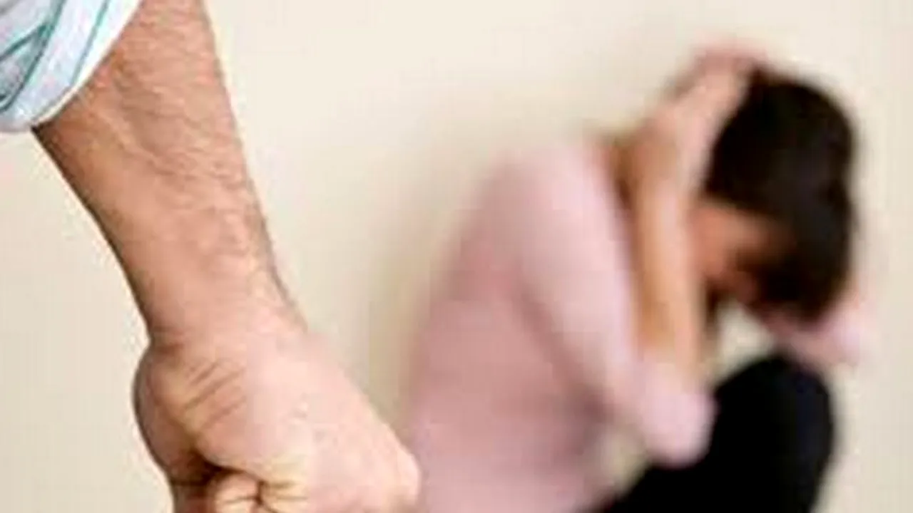 VIOLENȚĂ. Aplicație pentru victimele violenței în familie, lansată de Poliția Română. Poți afla dacă ești într-o relație periculoasă!