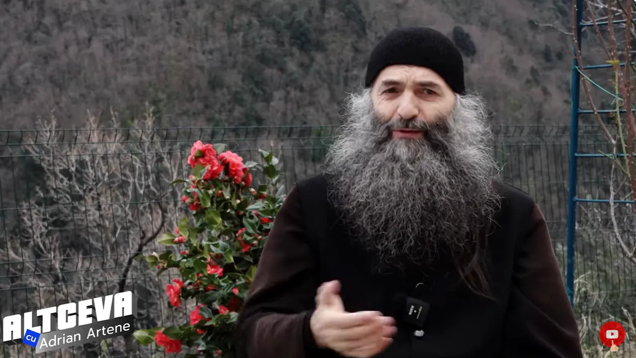 „Ce este VIAȚA?”. Răspunsul Părintelui Pimen Vlad: „Dumnezeu ne-a dat-o ca să o trăim frumos și, la urmă, să plecăm în bucurie Dincolo”
