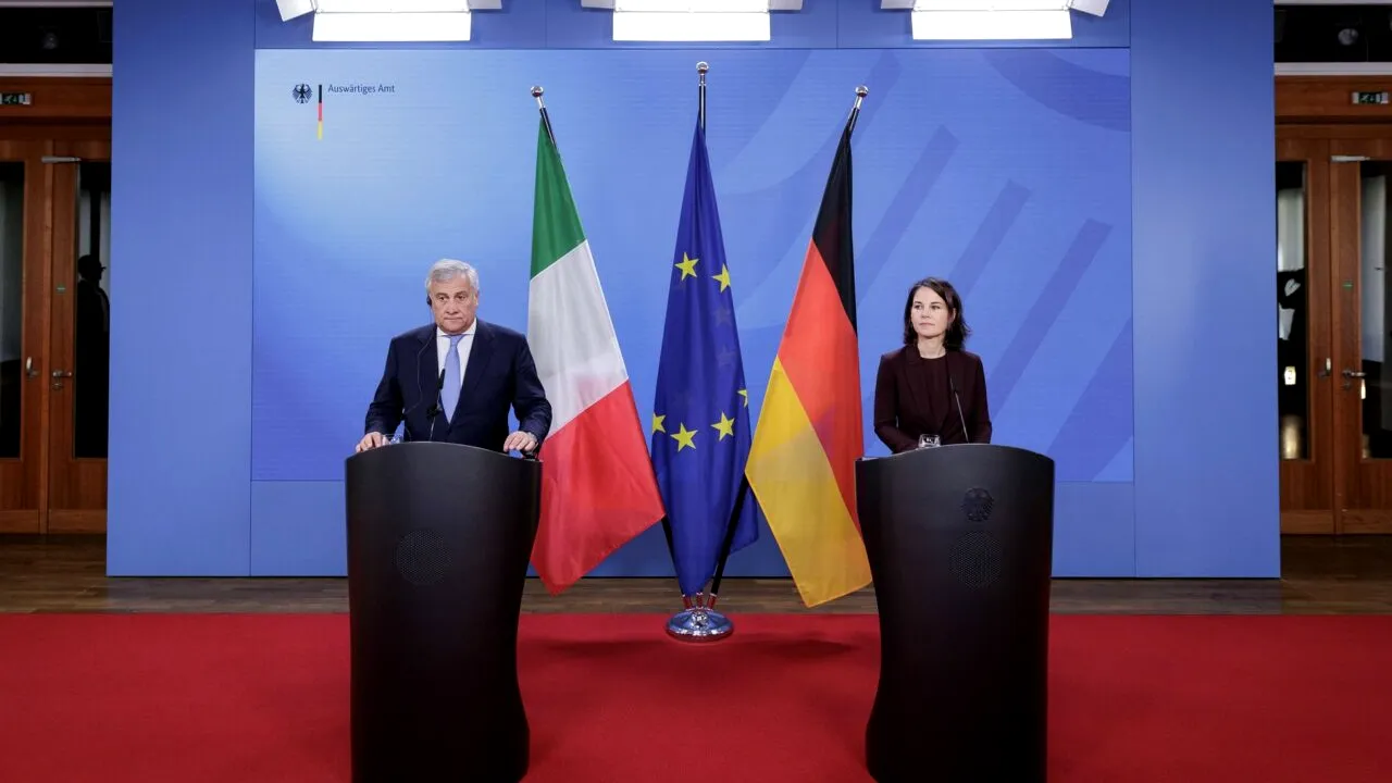 Tensiuni între Italia și Germania din cauza finanțării navelor umanitare care salvează imigranți în Marea Mediterană