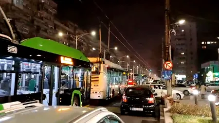 Trafic de COȘMAR cotidian în cartierul Militari din București. Salvări blocate, pietoni care depășesc la pas mașinile. Ce provoacă acest balamuc