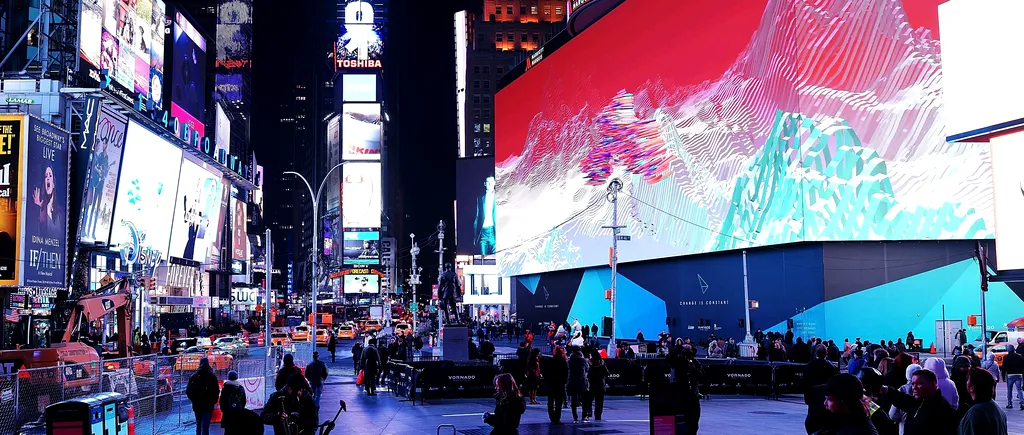 Cele trei cabine telefonice din Times Square care spun povestea imigranților veniți în SUA. VIDEO