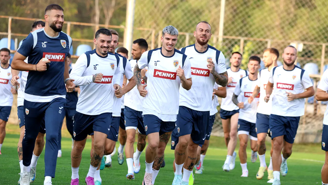 Cine TRANSMITE la TV și cine arbitrează Kosovo - România. Lista tricolorilor convocați de Mircea Lucescu