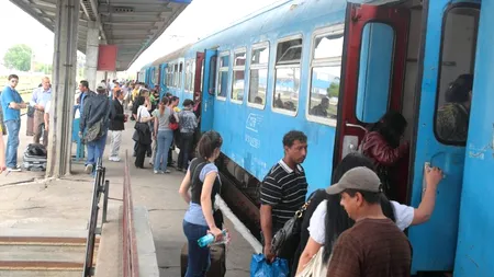 Peste 400 de CĂLĂTORI PRINȘI FĂRĂ BILETE, dați jos din tren și amendați într-o gară de lângă București