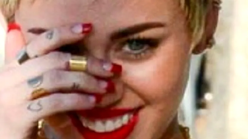 Miley Cyrus, alias Hannah Montana, la limita dintre sexy și vulgar