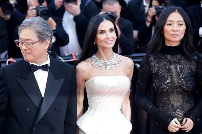 Gândul vă prezintă imagini exclusive cu vedetele de la Cannes, realizate de cineastul Cristian Radu Nema, singurul fotograf român acreditat pe covorul roșu