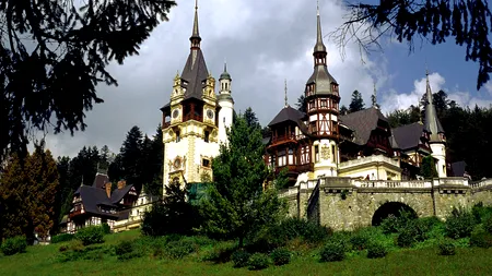 Castelul Peleș, lăsat fără încălzire de o lună. Ministerul Culturii: Casa Regală trebuie să se ocupe. Risc de reapariție a unei ciuperci care l-a speriat pe Ceaușescu