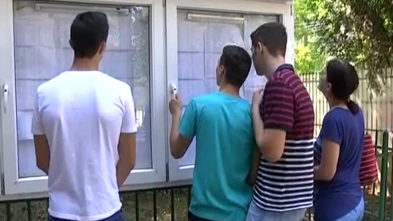 OBLIGATIVITATE. Ce prevede ordinul comun al MS și MAI despre obligativitatea purtării măștii de către elevi în timpul cursurilor de pregătire, în examenele de Bacalaureat și Evaluare Națională