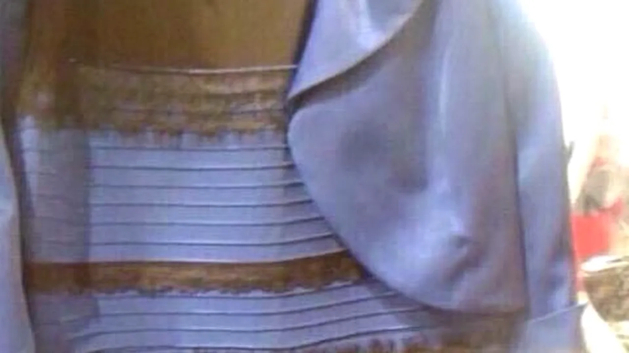 Nimeni nu se decide. Ce culoare are această rochie?