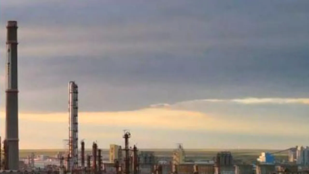 Rompetrol Rafinare accelerează tranziţia energetică – centrală fotovoltaică pentru rafinăria Petromidia