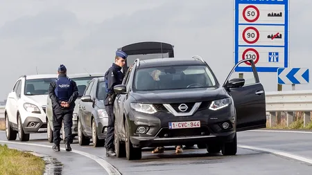 Doi polițiști belgieni, prinși în Franța în timp ce transportau imigranți
