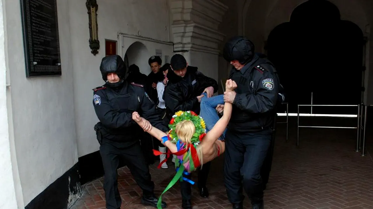 Mișcarea Femen își închide biroul din Kiev
