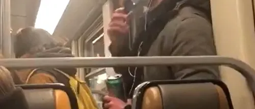 VIDEO. Imagini revoltătoare: Un tânăr își dă jos masca de pe față și împrăștie salivă pe barele din metrou