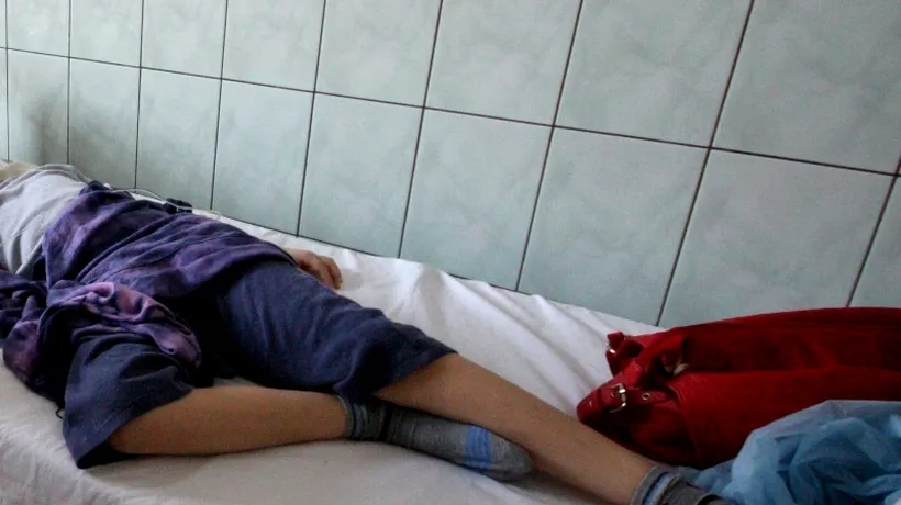 O fetiță de 11 ani a murit, alți cinci copii sunt internați, toți fiind diagnosticați cu RUJEOLĂ