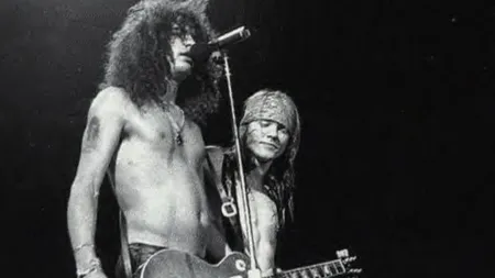 Slash s-a împăcat cu Axl Rose. Ce șanse sunt ca o reunire a trupei Guns N' Roses să aibă loc
