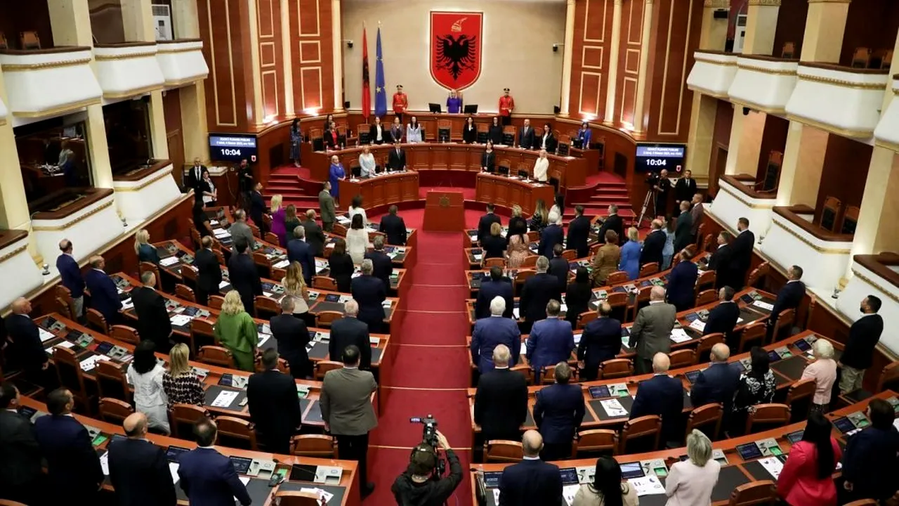 Albania a desemnat Corpul Gărzilor Revoluționare din Iran drept organizație teroristă. „Republica Islamică Iran, un stat care susține terorismul“