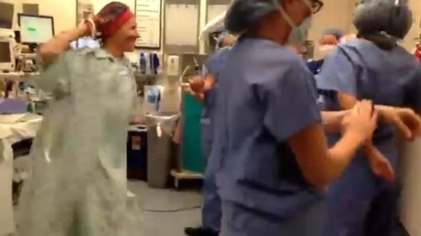 Înregistrarea realizată într-o sală de operație face senzație pe internet. VIDEO