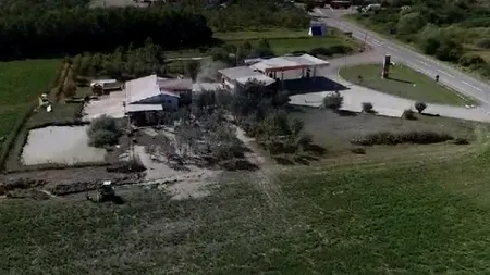 Un „gheizer” cu gaze, activ lângă o benzinărie din Satu Mare. Specialiștii din câteva județe monitorizează zona, pentru a limita pericolul de explozie