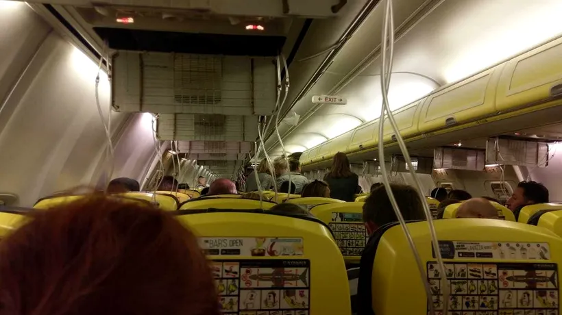 DEPRESURIZARE la 11.000 de metri altitudine. 33 de pasageri ai unei curse Ryanair, spitalizați după o aterizare de urgență