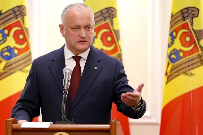 Cum își consolează Dodon susținătorii după ce a pierdut alegerile prezidențiale: „Liniștiți-vă. Beți câte 50 grame și mergeți mai departe!” - VIDEO
